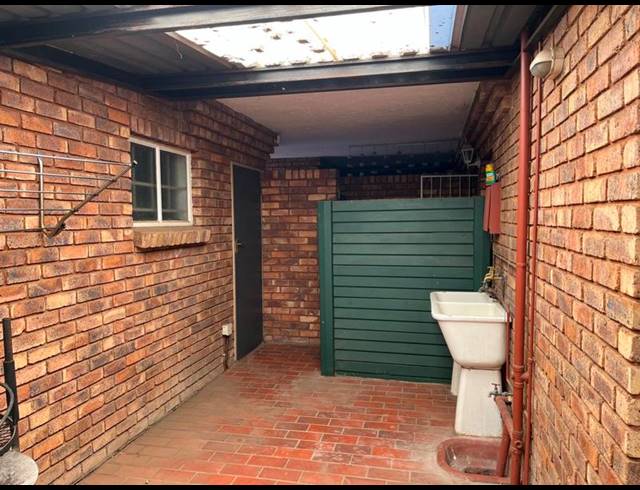 2 BEDROOM PROPERTY TO RENT IN DOORNPOORT